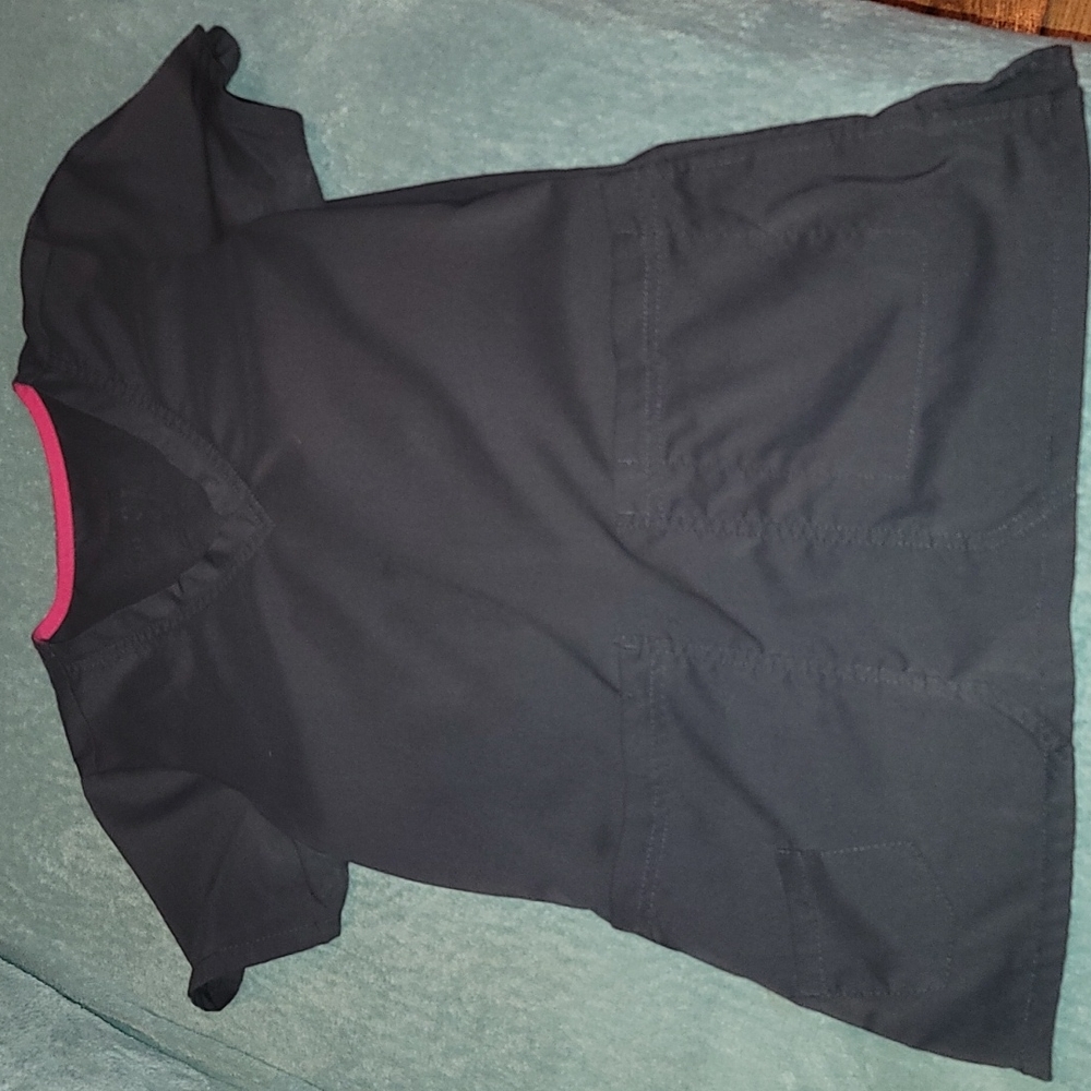 KDIIO by Barco scrubs top